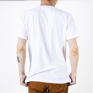 Белая мужская футболка с надписями
