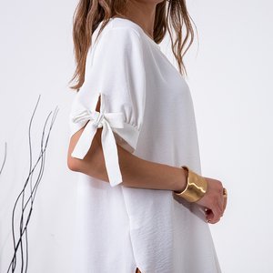 Белая женская блузка oversize