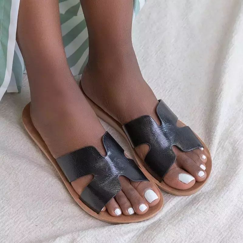 OUTLET Жіночі чорні тапочки з екошкіри Hemespa - Взуття