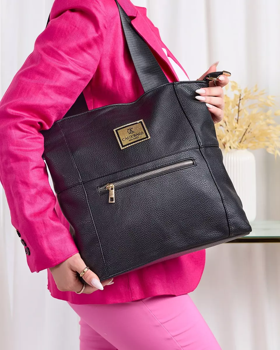 Чорна жіноча сумочка з екошкіри