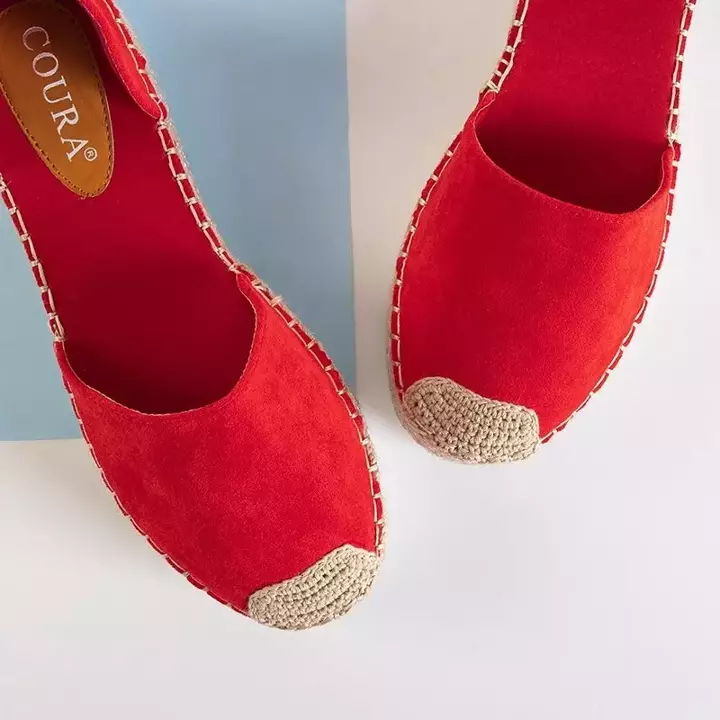 OUTLET Червоні жіночі босоніжки а -ля еспадрільї на платформі Indira - Взуття