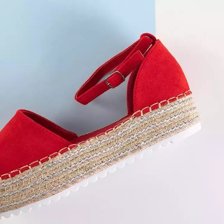 OUTLET Червоні жіночі босоніжки а -ля еспадрільї на платформі Indira - Взуття