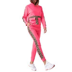 Рожевий неоновий спортивний костюм з леопардовими вставками